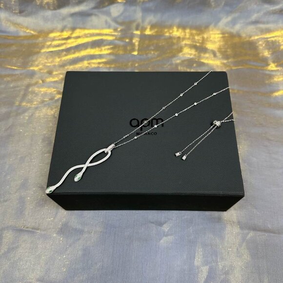 APM Monaco Kaa Hoop Earrings - Picture 6 of 6